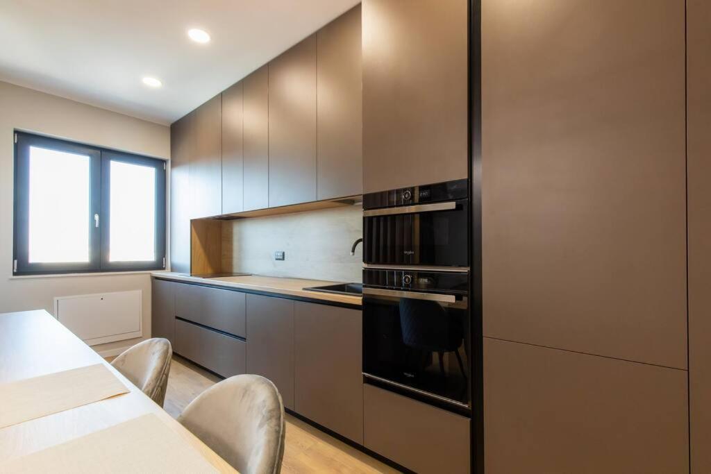 Elegant 2 Bedroom Retreat Букурещ Екстериор снимка
